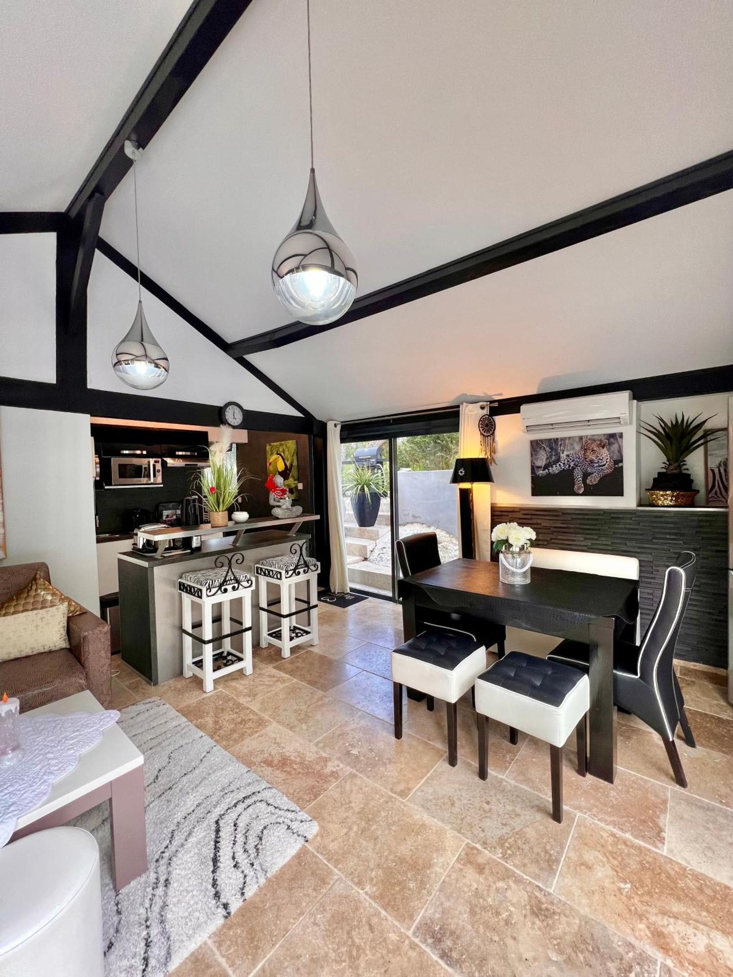 Gite Des Estelles "Axel" Avec Espace Jacuzzi Cavaillon Exterior photo